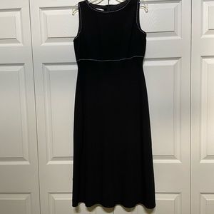 TALBOTS BLACK MIDI-DRESS WITH WHITE TOP STITCHING. GORGEOUS LINED DRESS. SIZE 12